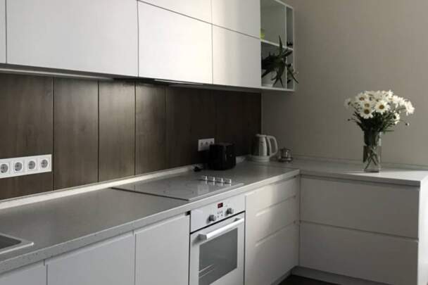 Світла кухня