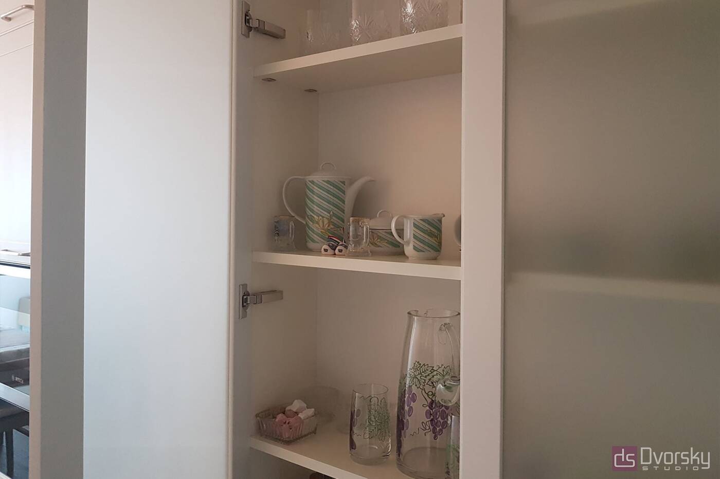 П - образные кухни Кухня в кремовых тонах - Фото № 5