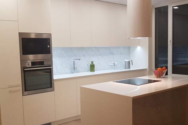 Кухня острівна