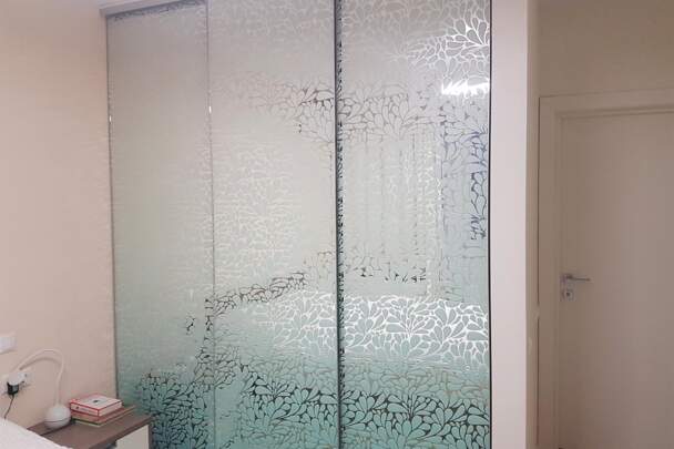 Шафа купе з градієнтом