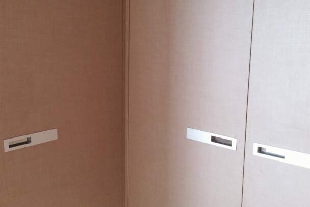 Шафа розпашна для передпокою